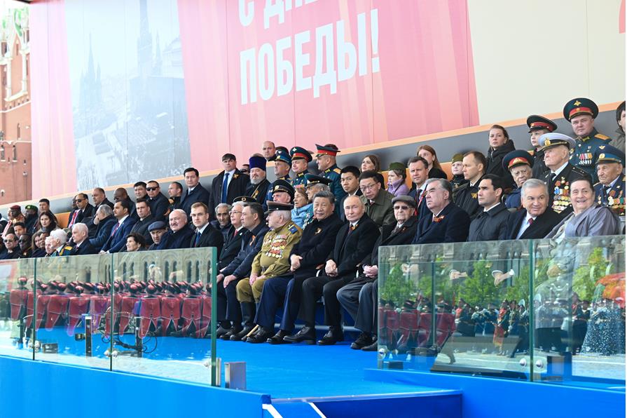 习近平出席俄罗斯纪念苏联伟大卫国战争胜利80周年庆典