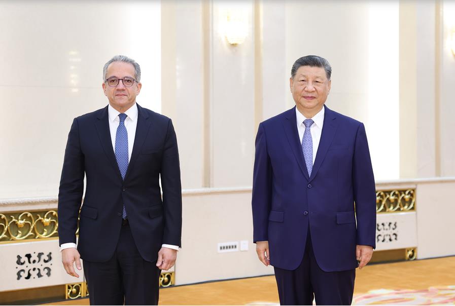 习近平会见联合国教科文组织总干事阿纳尼